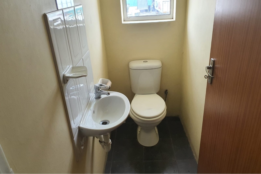 To Let commercial Property for Rent in North End Eastern Cape